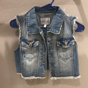 Delia’s cropped sleeveless jean jacket